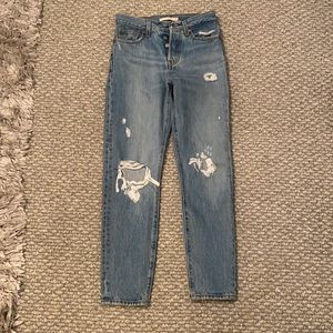 Levi Wedgie Distressed Jeans